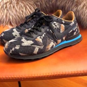 Nike Internationalist Pendleton